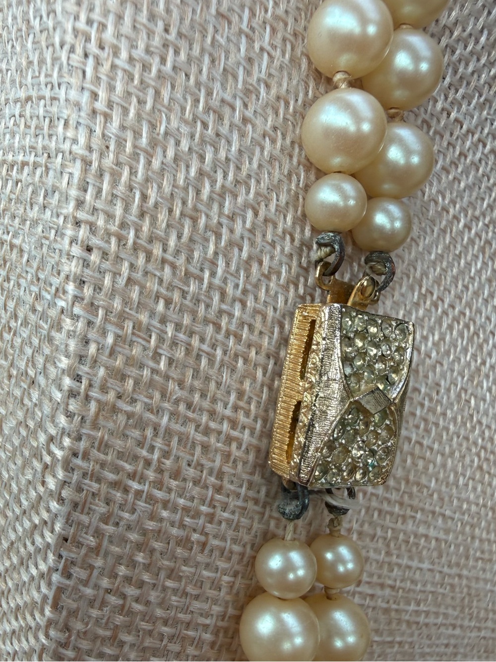 Vendome Classic Double Strand Champagne Pearl Necklace with Gold Clasp -vintage - Picture 7 of 10